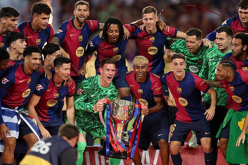 肉鸽村庄建设游戏《海岸桃源：文明之种》1.0版于今日在Steam上发布