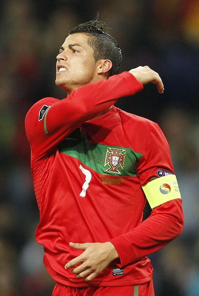 13胜1负战绩终结！湖人爆冷负雄鹿，詹姆斯失误+教练争议引质疑