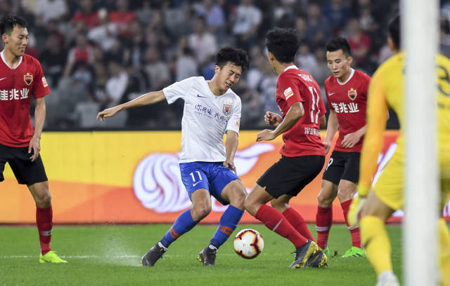 重庆狼队 vs 北京WB，强强对决，狭路相逢，谁能晋级败者组决赛？